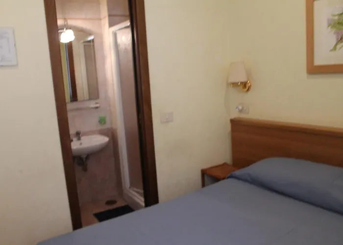 Pomezia Otel 2*