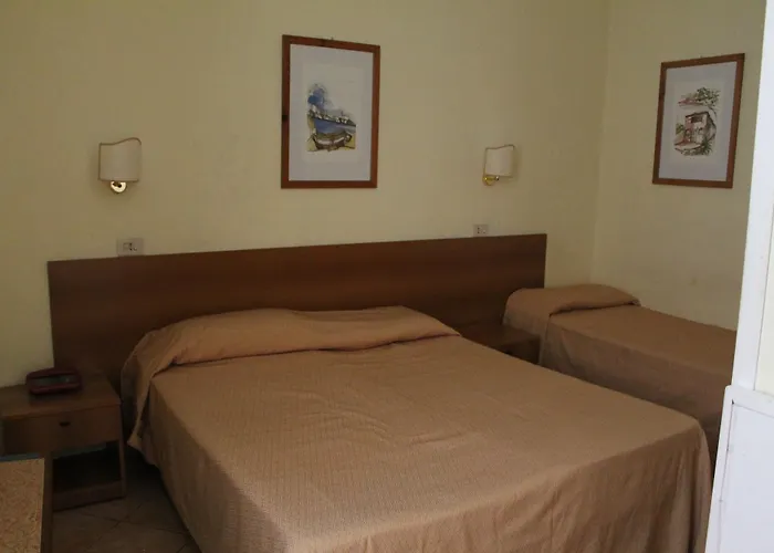 Pomezia Otel 2*