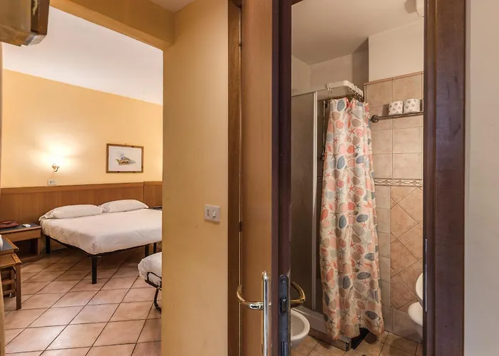 Pomezia Otel 2*