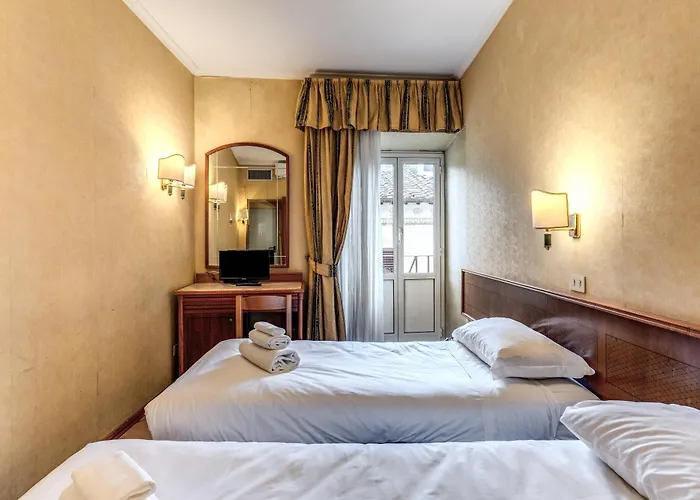 Otel Pomezia 2*