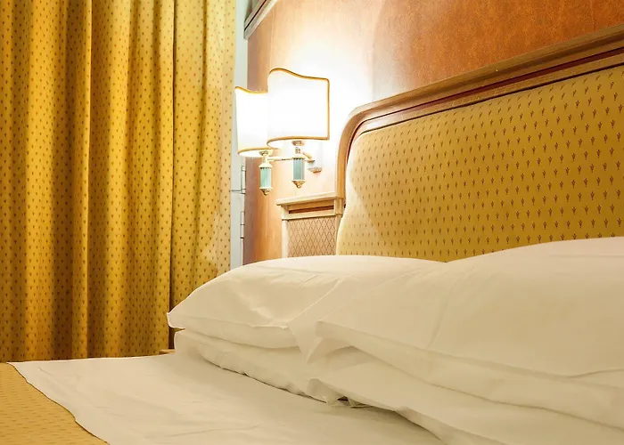 Otel Pomezia 2*